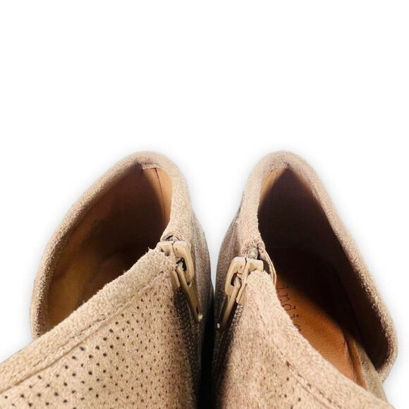 Indigo Rd Hansun Low Ankle Boots Tan Vegan Suede Women's 10M - Picture 12 of 12